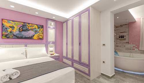 AMETHYST SUITE, HOT TUB