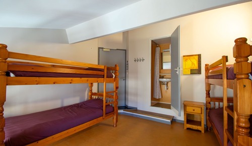 Suite básica, baño privado