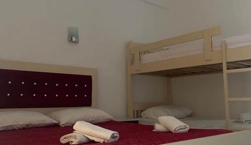 Habitación cuádruple, balcón