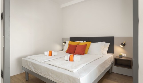 Apartamento, 1 habitación, balcón, junto a la piscina