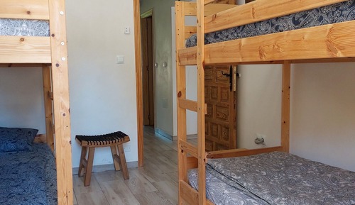 Dormitorio compartido, solo para mujeres