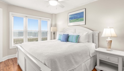 Apartamento, varias camas, cocina, vistas al mar (301 - No Pets Allowed)