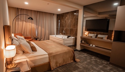 Habitación Deluxe, 1 cama de matrimonio grande, bañera de hidromasaje, vistas al mar