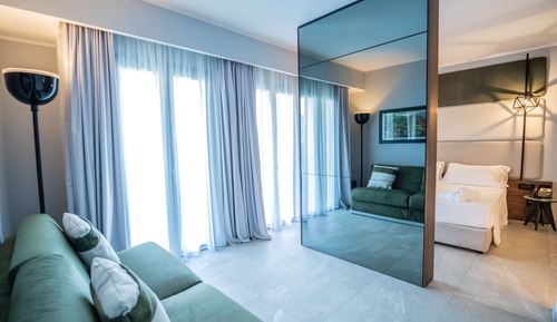 Suite junior, 1 cama de matrimonio, no fumadores, en la zona del jardín (with Sofabed)