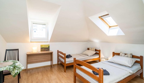 Habitación doble (Double or Twin room with shared terra)