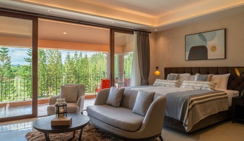 Superior Suites