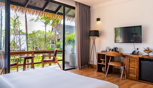 Suite Deluxe, vistas a la piscina (Free City Shuttle+ 30 Minutes Massage)