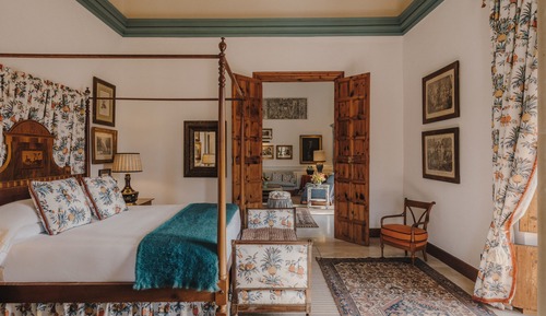 Suite Grand (Maria de Napoles)