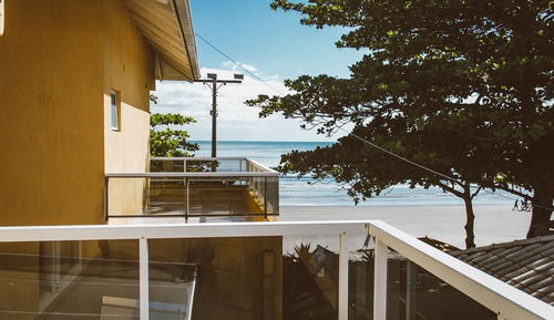 Habitación triple Deluxe, vistas parciales al mar