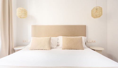 Habitación superior con 1 cama doble o 2 individuales
