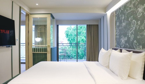 Quarter One-Bedroom Premier King Suite