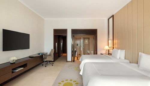 Habitación Premium, balcón (Twin Bed, Corniche view)