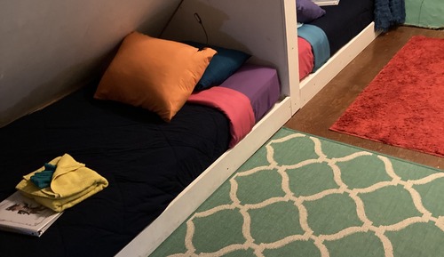 Dormitorio compartido económico