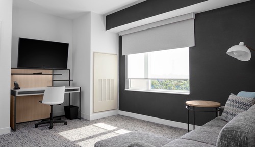 Suite, 1 habitación (Mobility/Hearing Access, Roll-In Shwr)