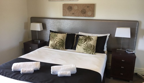 Apartamento de lujo, 1 cama de matrimonio, balcón, vistas al puerto