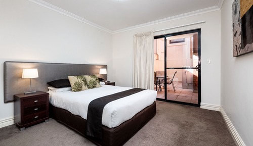 Apartamento de luna de miel, 1 cama de matrimonio, balcón, vistas al patio