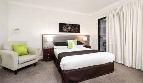 Estudio Deluxe, 1 cama de matrimonio, balcón, vistas al patio