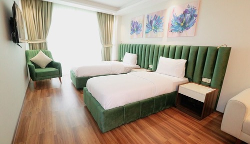 Family Suit, Multiple Beds, City View
