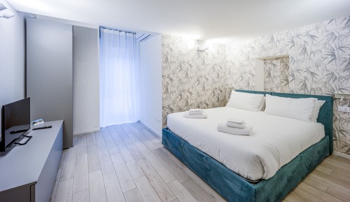 Estudio básico, baño privado