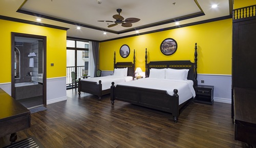 Habitación triple Royal, vistas al mar