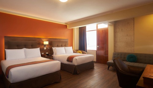 Habitación Deluxe, 2 camas dobles, balcón, vistas a la ciudad