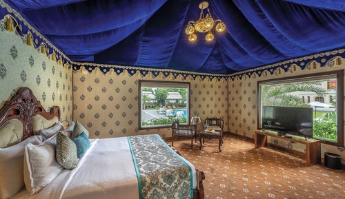 Tienda de lujo, 1 cama de matrimonio, baño privado, vistas al jardín