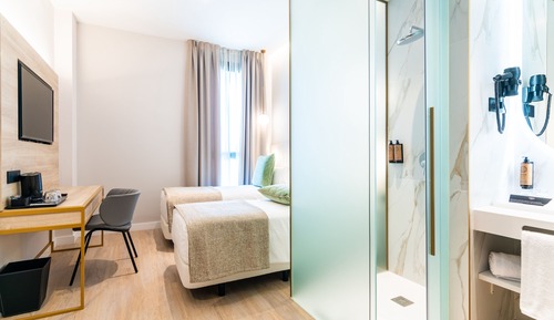 Habitación Confort con 1 cama doble o 2 individuales