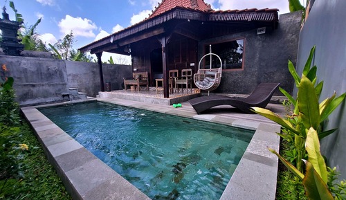 Villa, vistas a la piscina
