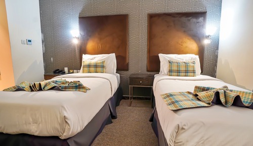 Habitación básica con 1 cama doble o 2 individuales