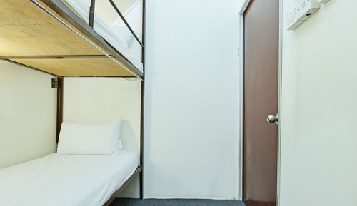 Shared Dormitory, Women only