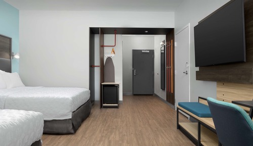 Habitación, 2 camas de matrimonio, accesible para personas con discapacidad, bañera