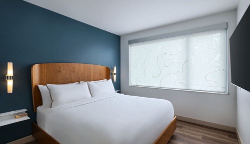 Suite, 1 cama de matrimonio grande con sofá cama, no fumadores (Mobility Accessible, Roll-in Shower)