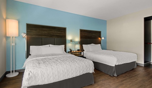 Habitación, 2 camas de matrimonio, accesible para personas con discapacidad, bañera