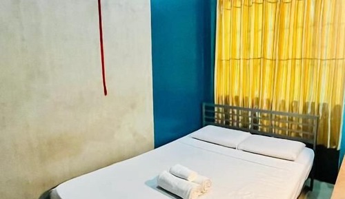 Habitación básica doble, 1 cama doble, baño compartido