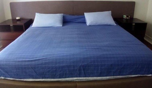 Apartamento económico, 2 habitaciones, vistas a la ciudad
