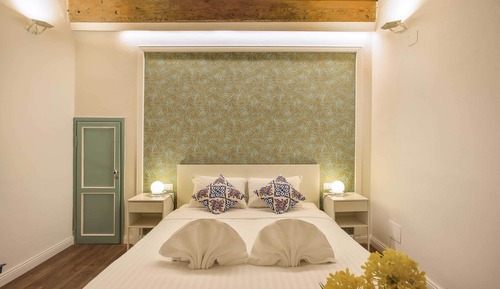 Estudio básico, 1 cama doble con sofá cama