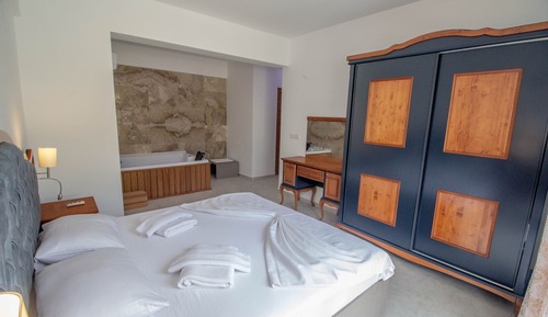 Grand Villa