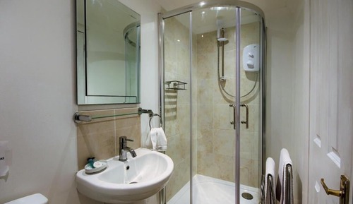 Habitación básica con 2 camas individuales, no fumadores