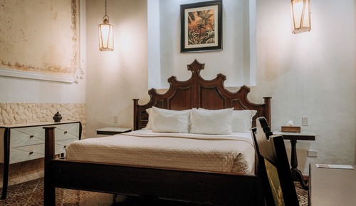 Double Room, 1 King Bed, Private Bathroom, Garden View
