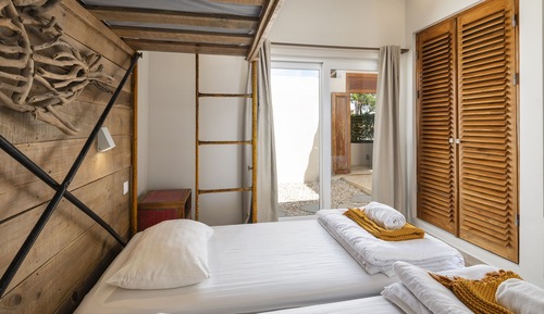Villa Deluxe (1)