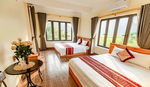 Habitación Deluxe, varias camas, patio, vistas a la montaña