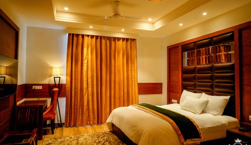 Habitación Deluxe, 1 cama de matrimonio grande, vistas a la ciudad