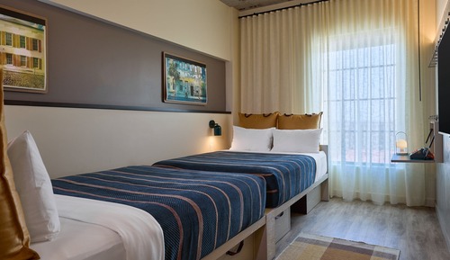 Habitación, 2 camas de matrimonio, no fumadores (Mobility/Hearing Access, Roll-in Shwr)
