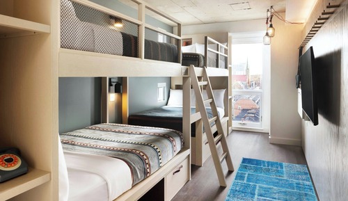 Habitación, varias camas