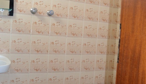 Habitación básica con 1 cama doble o 2 individuales