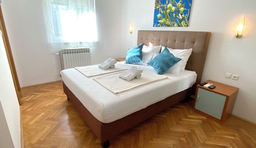 Apartamento, vistas al jardín (7)