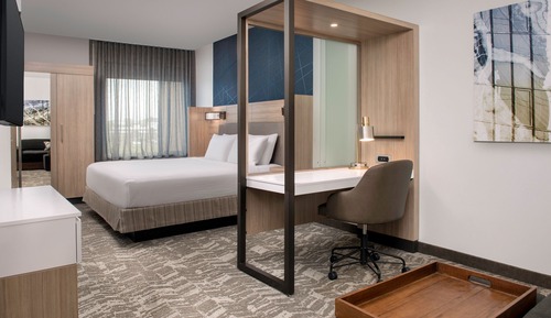 Suite, 1 cama de matrimonio grande con sofá cama (Mobility Accessible, Roll-in Shower)