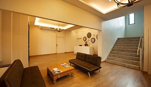 Habitación básica con 2 camas individuales