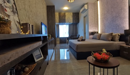 Estudio Premium, 1 cama de matrimonio grande, bañera, vistas a la ciudad