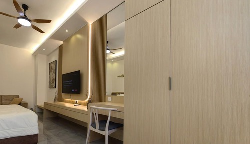 Estudio Premium, 1 cama de matrimonio grande, bañera, vistas a la ciudad